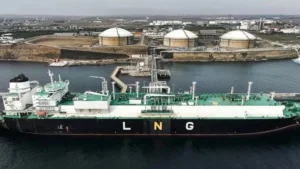 Dev LNG Gemisi Aliağa Yolunda